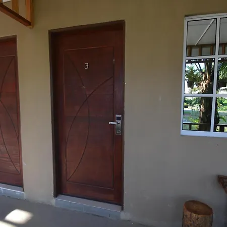Hemingway Cottage 海明威度假屋 Semporna Exterior photo
