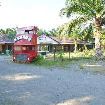 Hemingway Cottage 海明威度假屋 Semporna Exterior photo